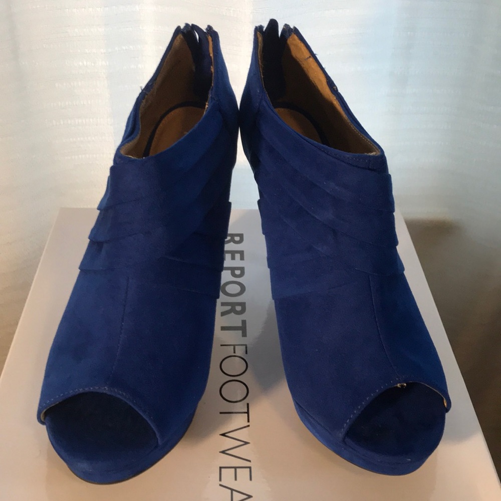 NWB brand new Report peep toe booties